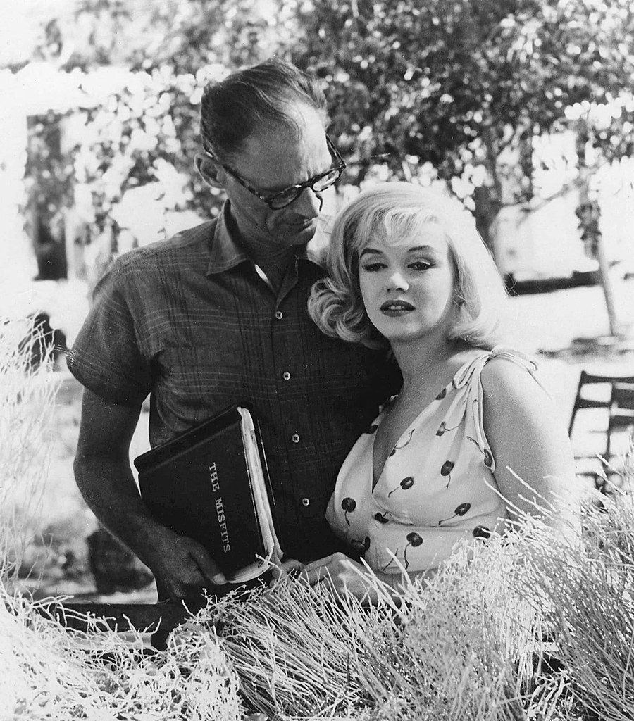 فيلم The Misfits 1961 مترجم